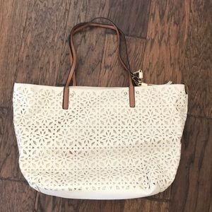 Large neutral purse